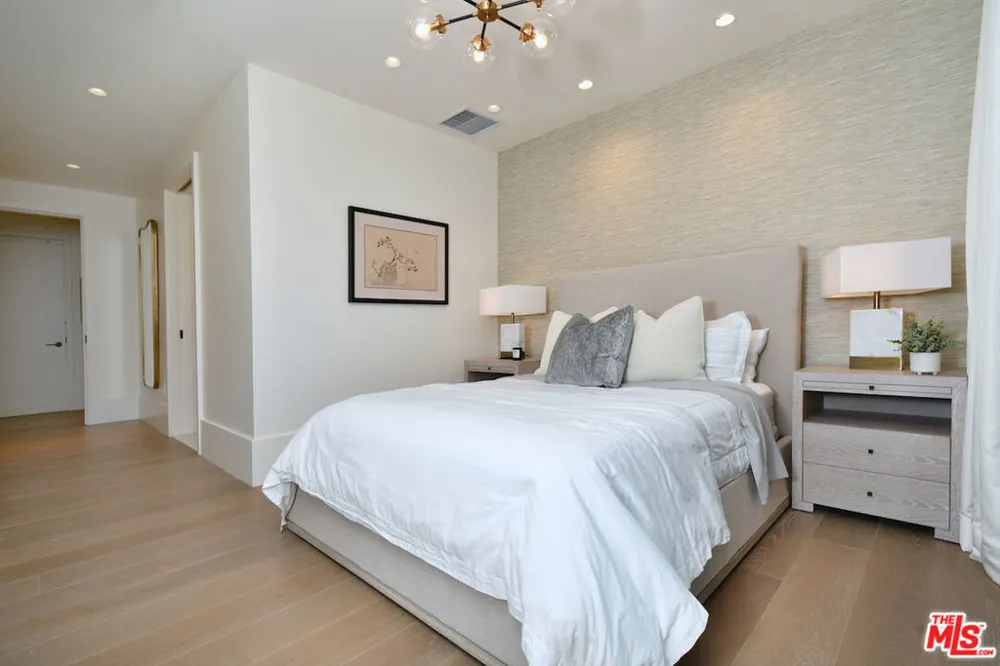 8420 Sunset Boulevard #403 West Hollywood, CA 90069