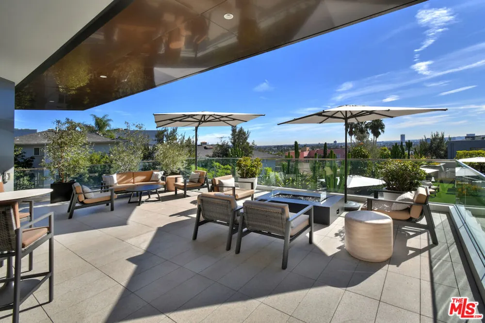 8420 Sunset Boulevard #403 West Hollywood, CA 90069