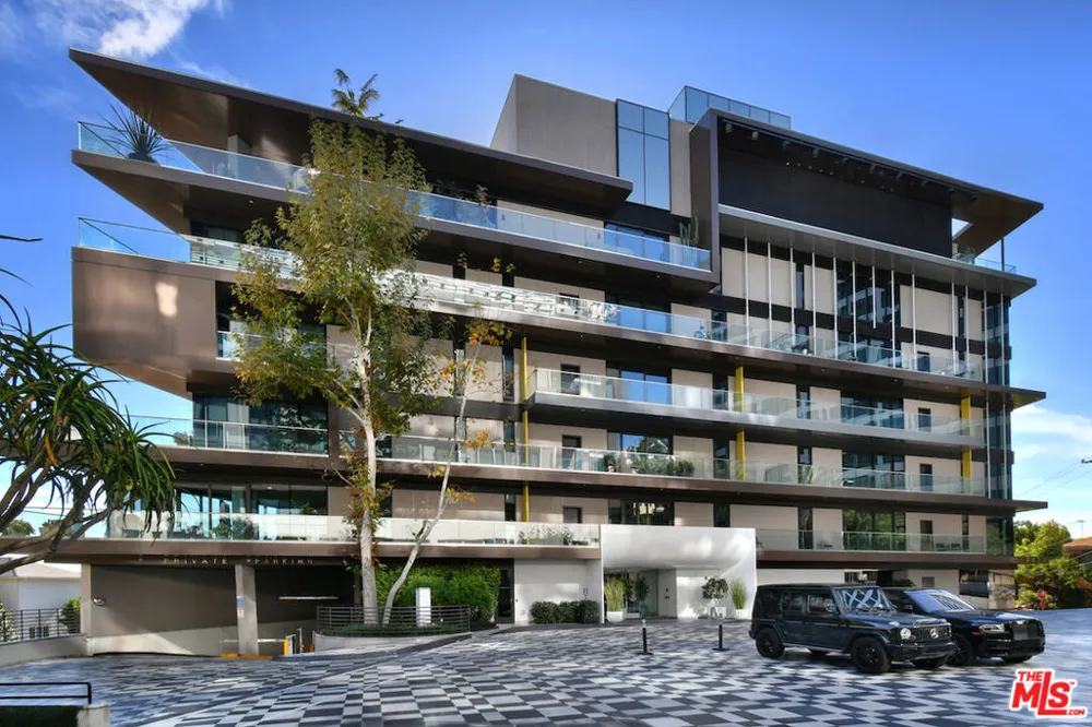 8420 Sunset Boulevard #403 West Hollywood, CA 90069