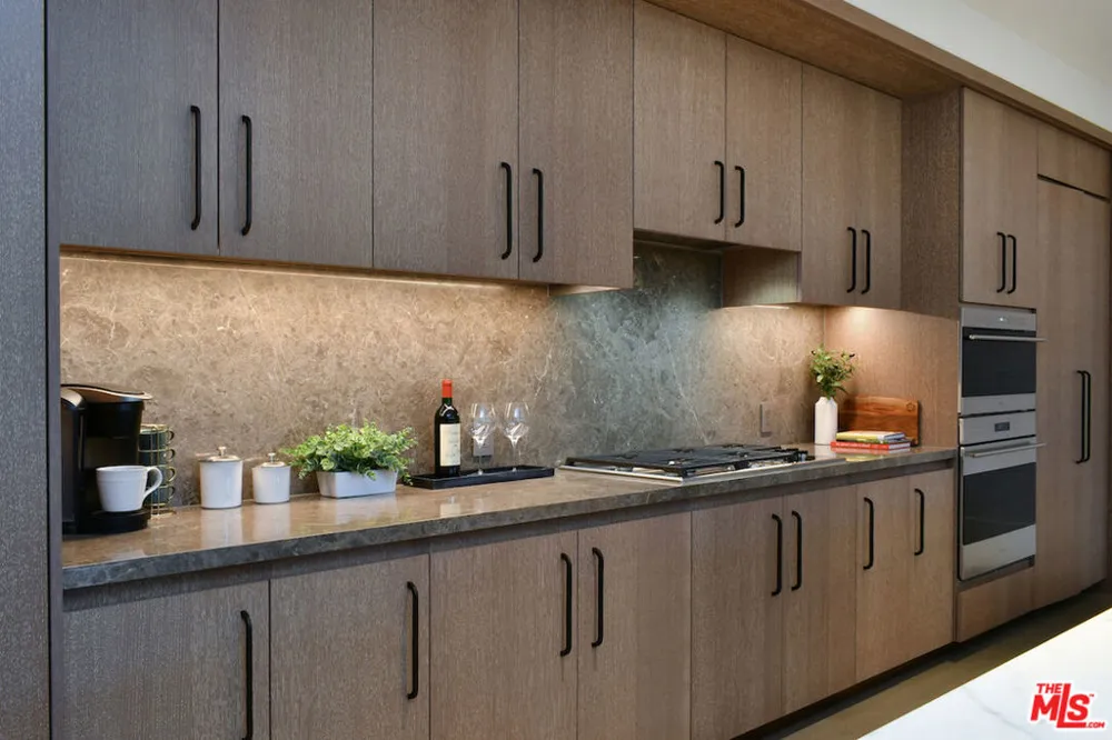 8420 Sunset Boulevard #403 West Hollywood, CA 90069