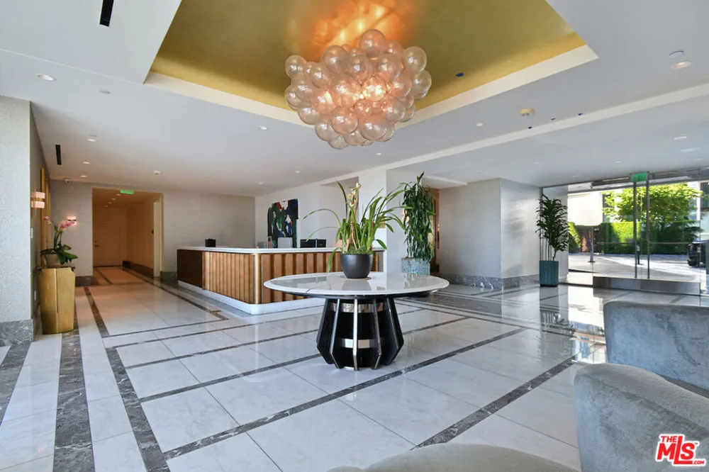 8420 Sunset Boulevard #403 West Hollywood, CA 90069