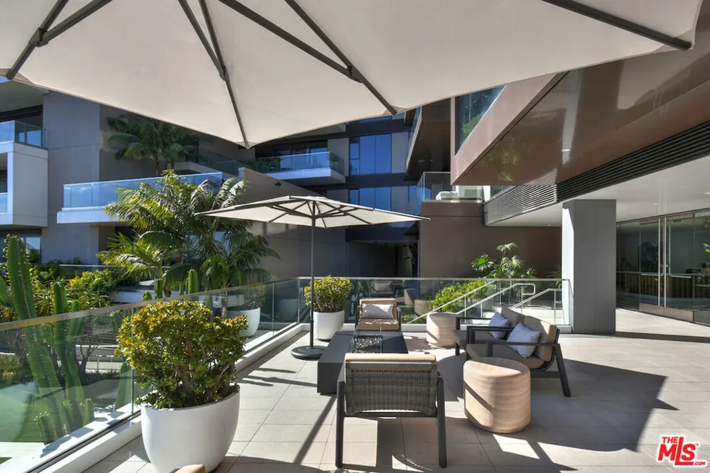 8420 Sunset Boulevard #403 West Hollywood, CA 90069