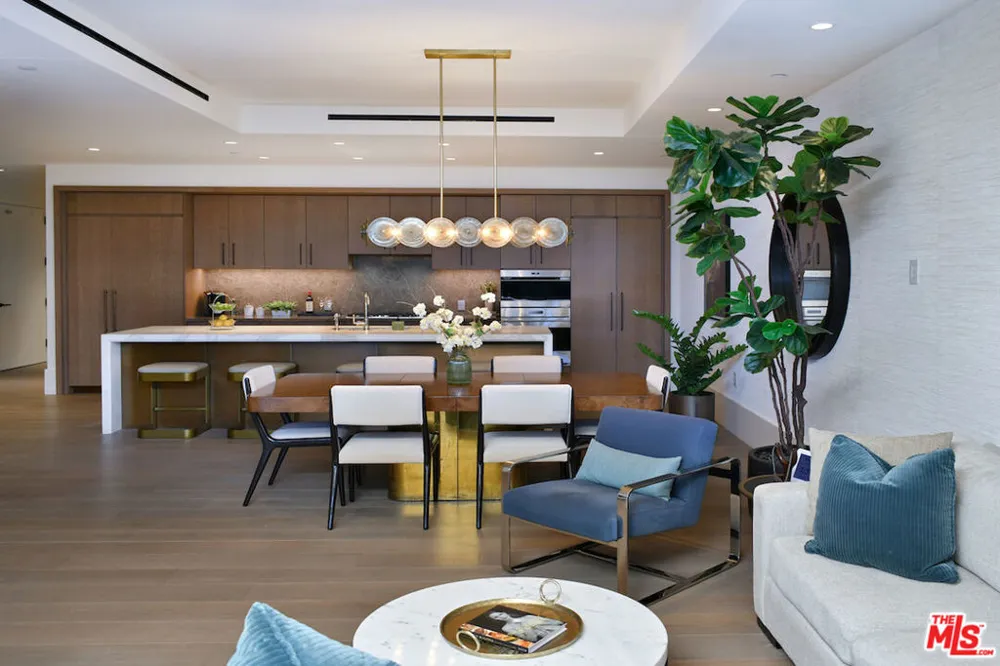 8420 Sunset Boulevard #403 West Hollywood, CA 90069