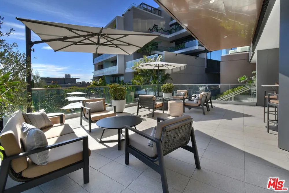 8420 Sunset Boulevard #403 West Hollywood, CA 90069