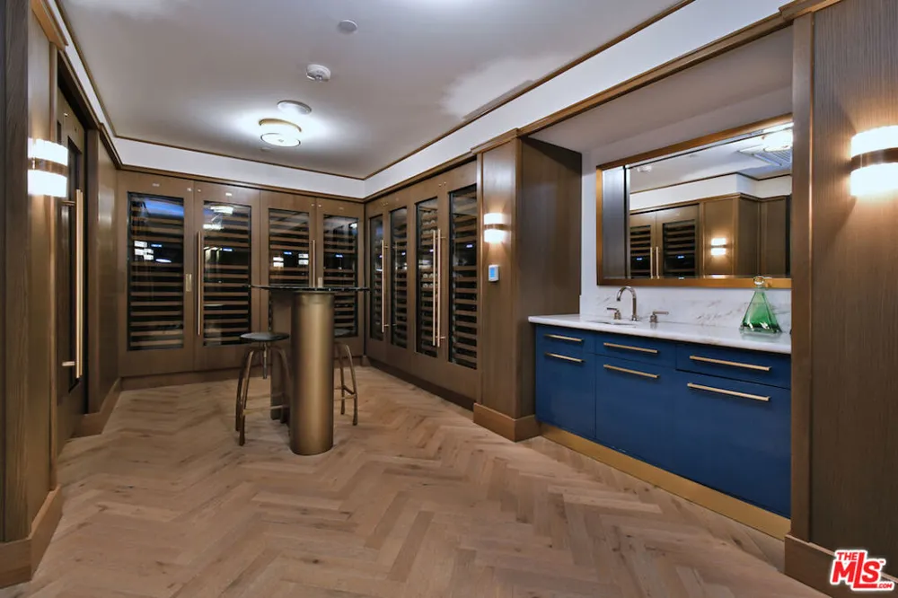 8420 Sunset Boulevard #403 West Hollywood, CA 90069