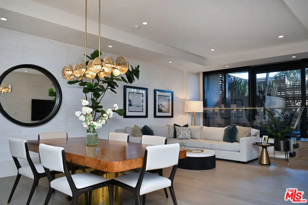 8420 Sunset Boulevard #403 West Hollywood, CA 90069