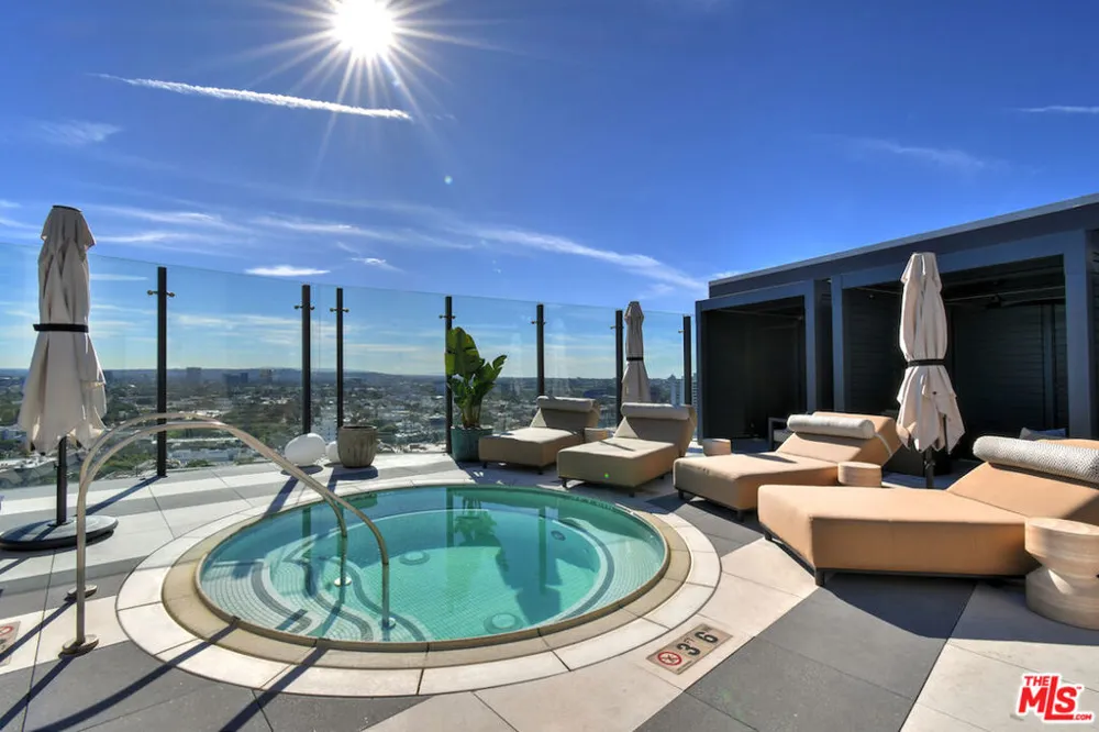 8420 Sunset Boulevard #403 West Hollywood, CA 90069
