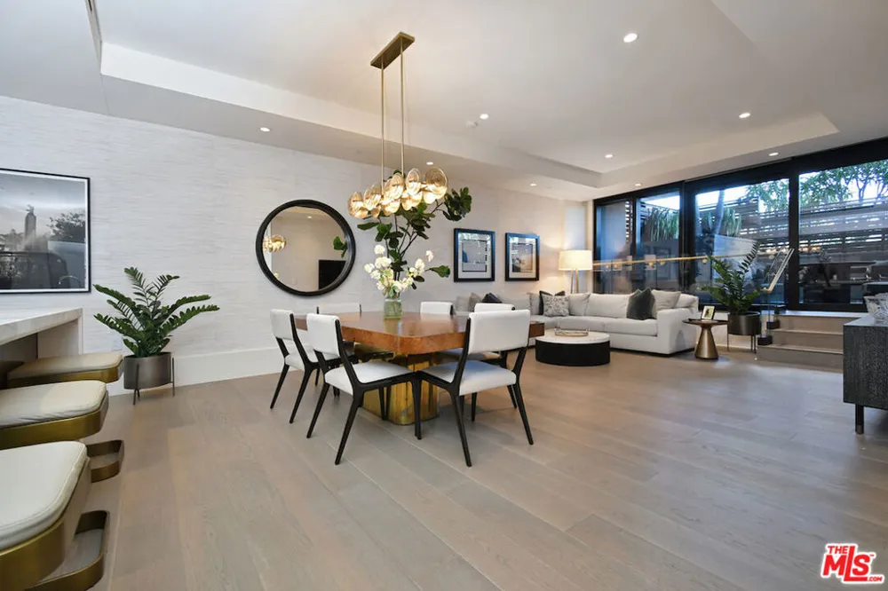8420 Sunset Boulevard #403 West Hollywood, CA 90069