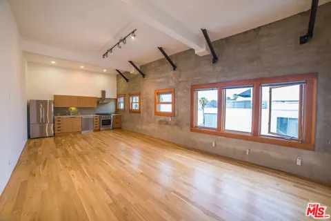 8 Brooks Avenue #13
