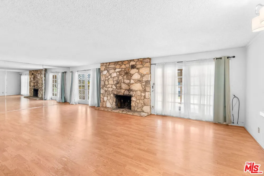 19429 Broadacres Avenue Carson, CA 90746