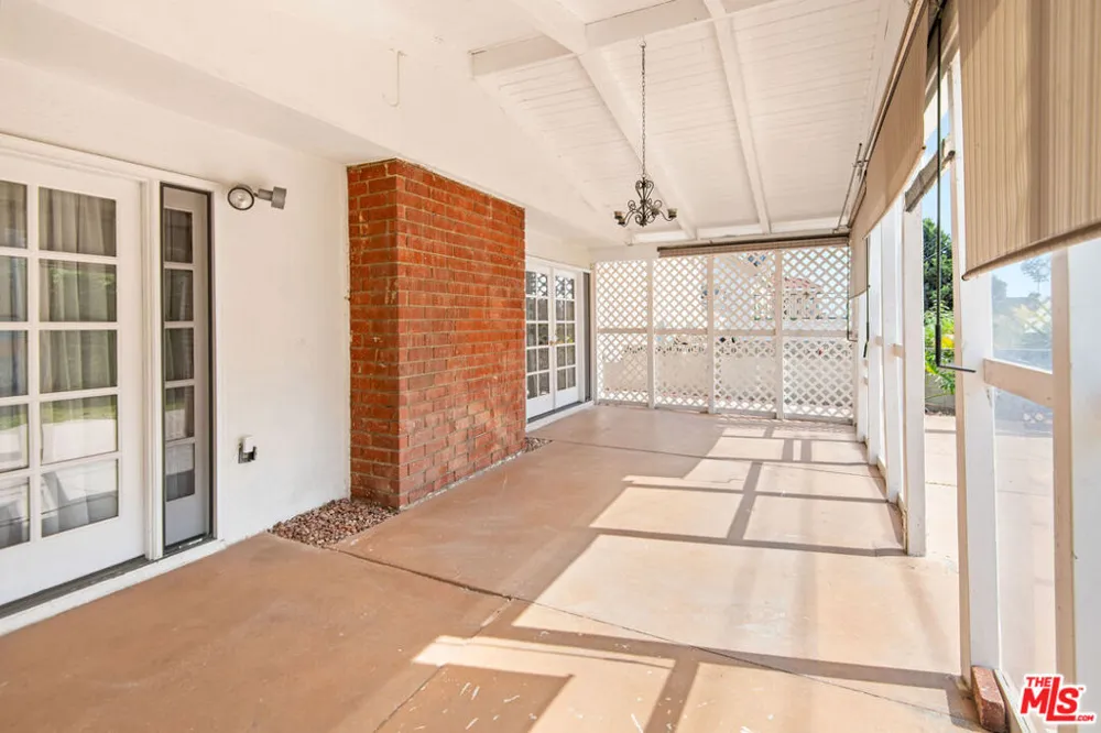 19429 Broadacres Avenue Carson, CA 90746