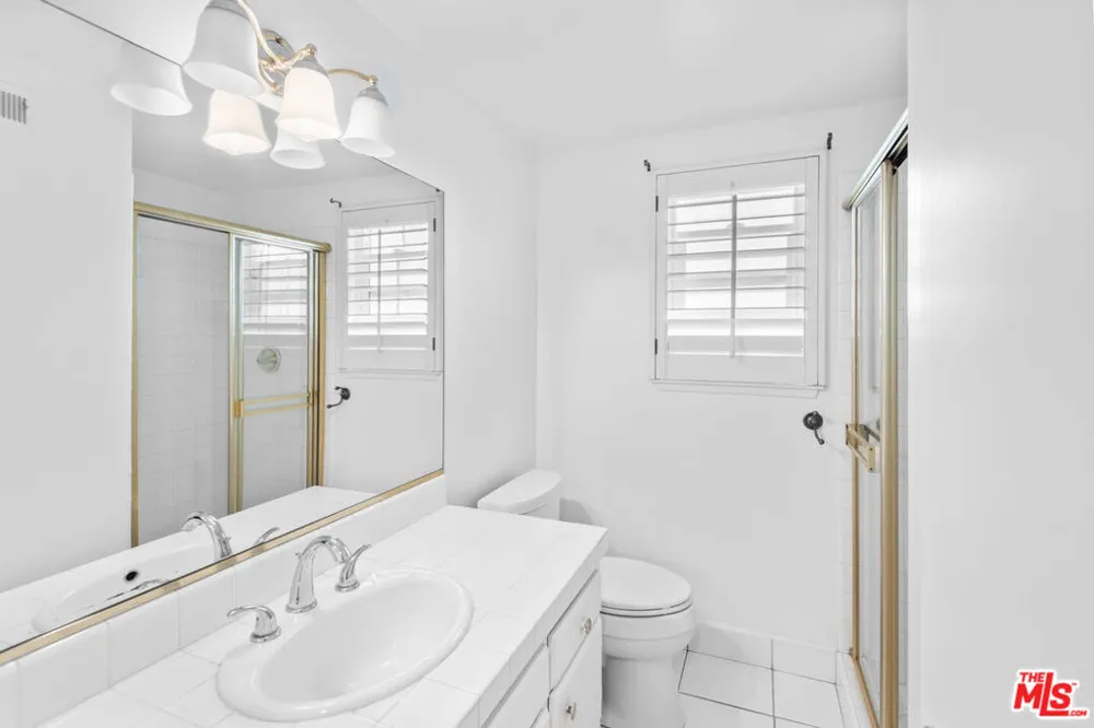 19429 Broadacres Avenue Carson, CA 90746