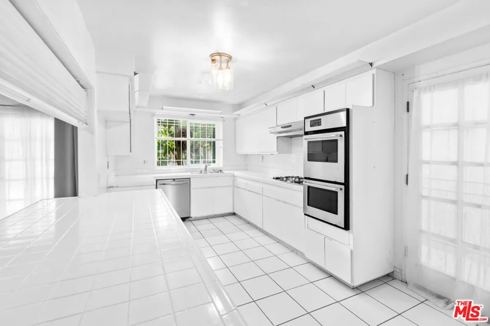 19429 Broadacres Avenue Carson, CA 90746