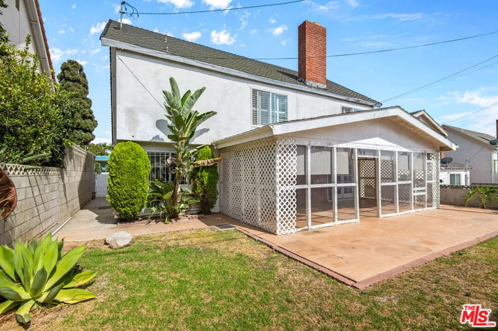 19429 Broadacres Avenue Carson, CA 90746