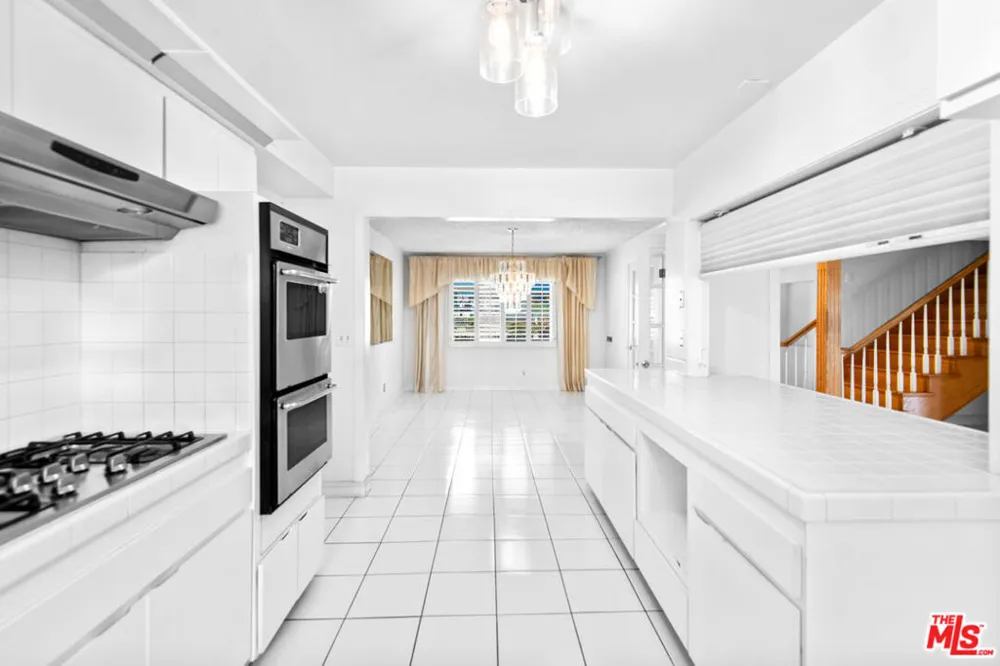 19429 Broadacres Avenue Carson, CA 90746