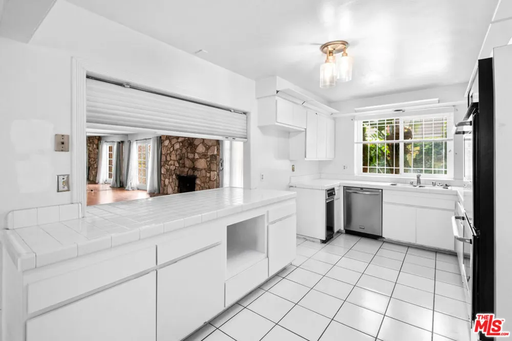 19429 Broadacres Avenue Carson, CA 90746