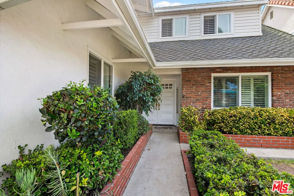 19429 Broadacres Avenue Carson, CA 90746