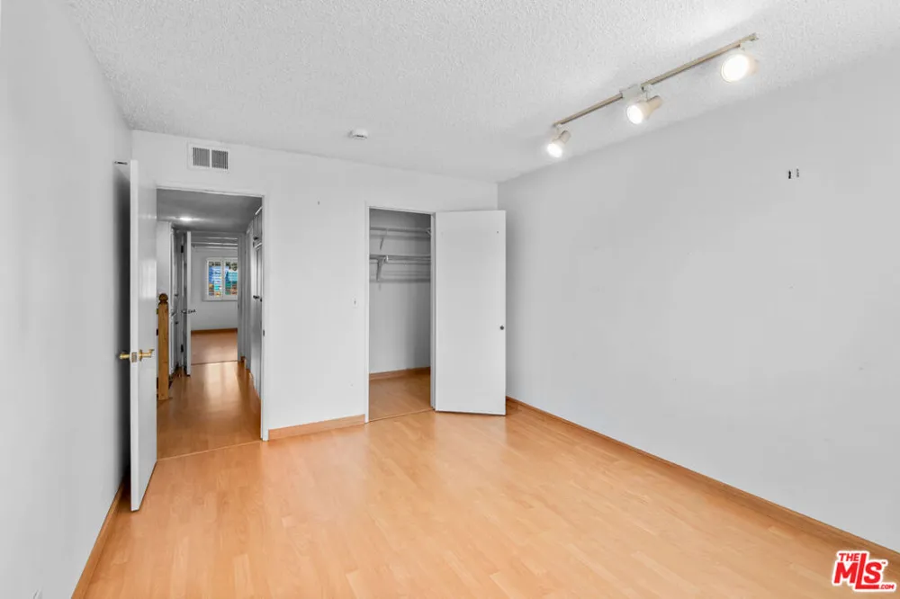 19429 Broadacres Avenue Carson, CA 90746