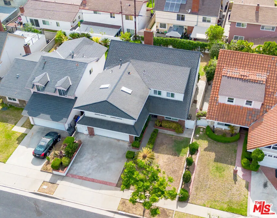19429 Broadacres Avenue Carson, CA 90746