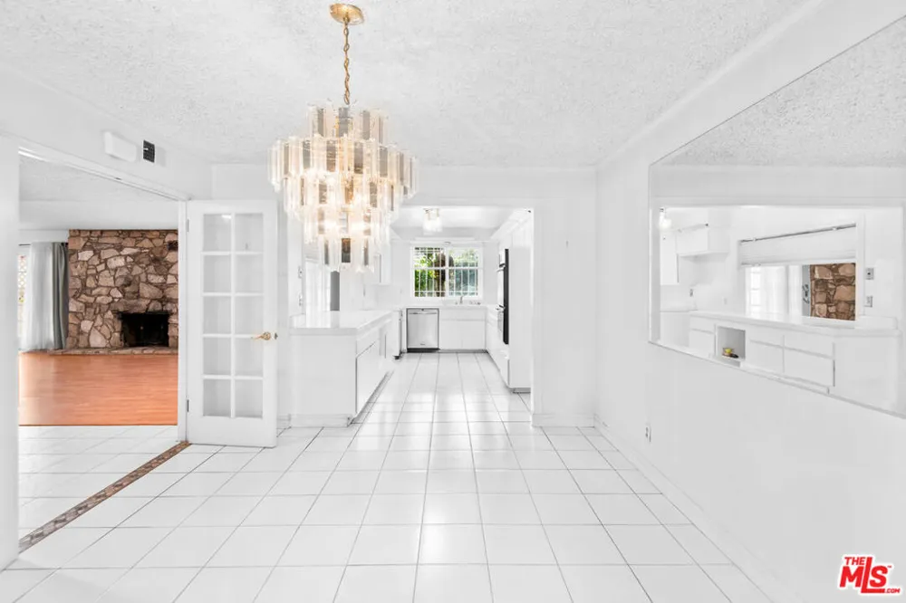 19429 Broadacres Avenue Carson, CA 90746
