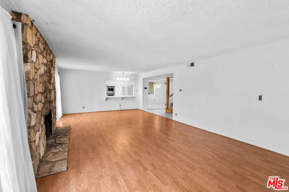 19429 Broadacres Avenue Carson, CA 90746