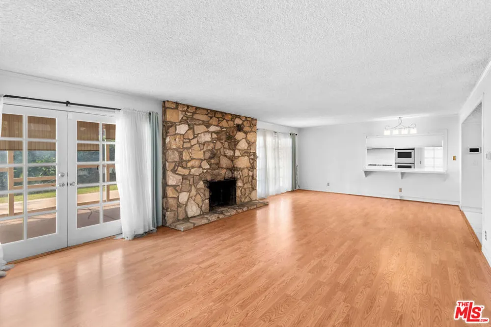 19429 Broadacres Avenue Carson, CA 90746