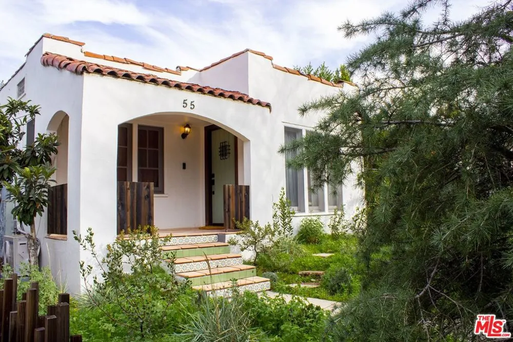 55 W Washington Boulevard Pasadena, CA 91103
