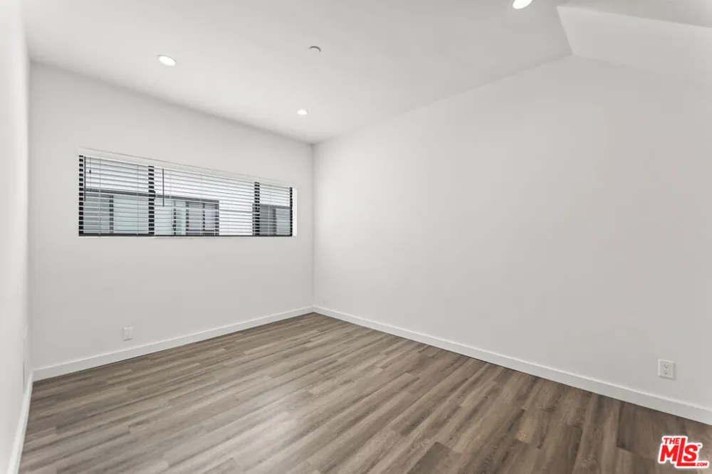 1264 9th Street #B Santa Monica, CA 90401