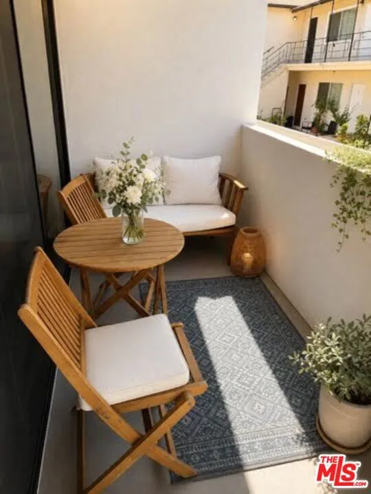 1264 9th Street #B Santa Monica, CA 90401