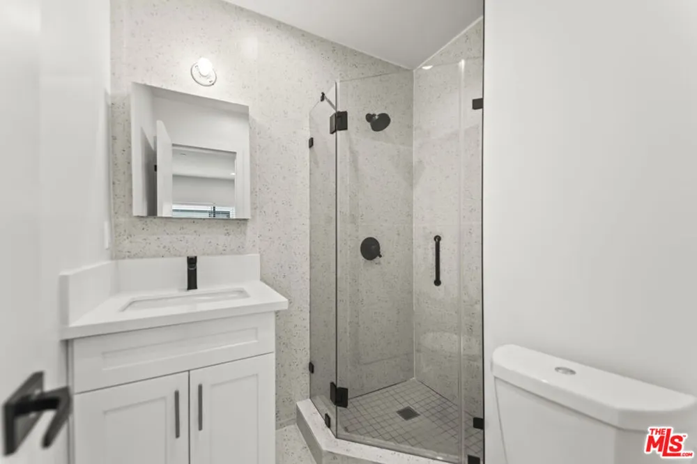 1264 9th Street #B Santa Monica, CA 90401