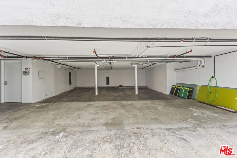 1264 9th Street #B Santa Monica, CA 90401