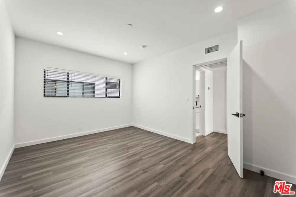 1264 9th Street #B Santa Monica, CA 90401