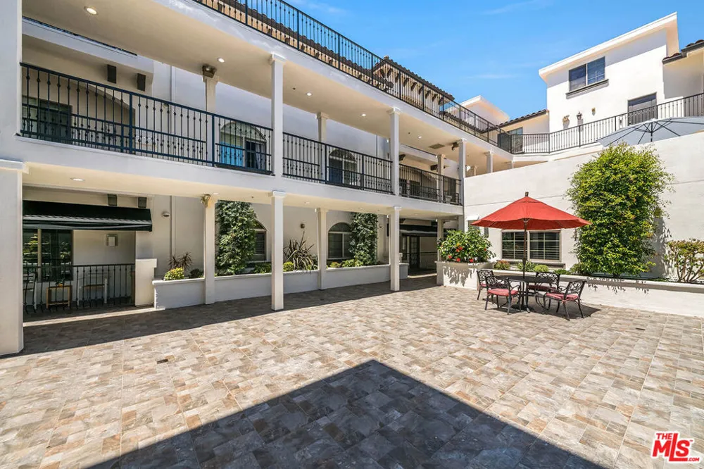 4805 Bellflower Avenue #104 Los Angeles, CA 91601