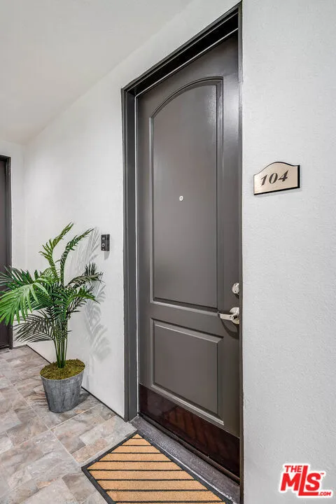 4805 Bellflower Avenue #104 Los Angeles, CA 91601