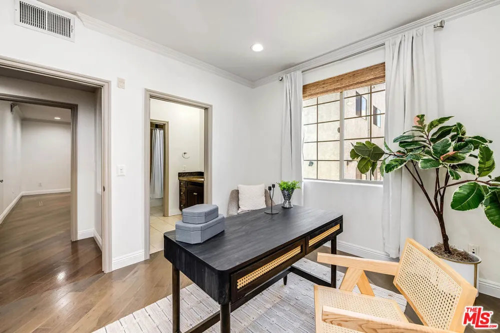 4805 Bellflower Avenue #104 Los Angeles, CA 91601