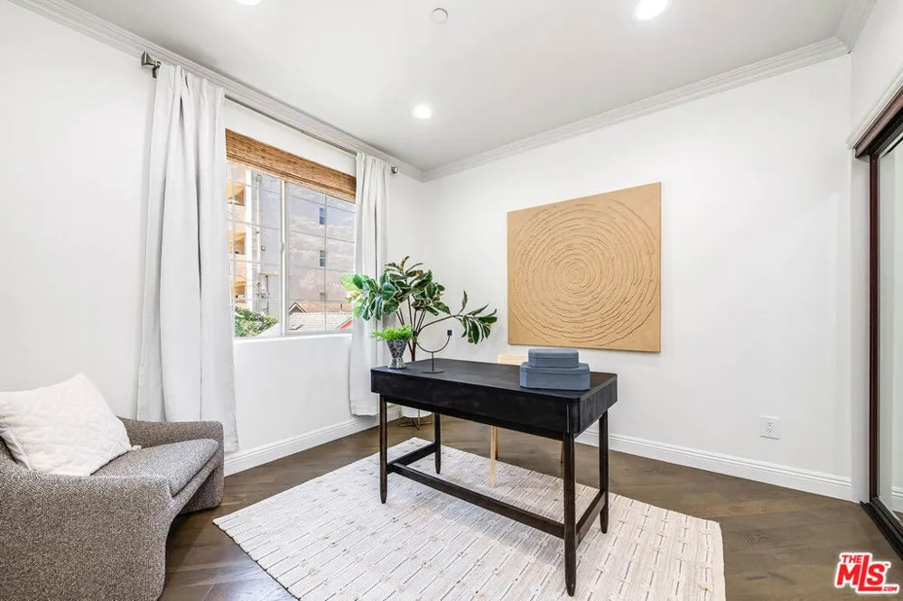 4805 Bellflower Avenue #104 Los Angeles, CA 91601