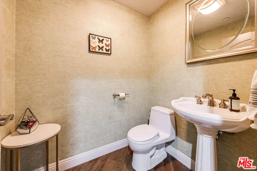 4805 Bellflower Avenue #104 Los Angeles, CA 91601