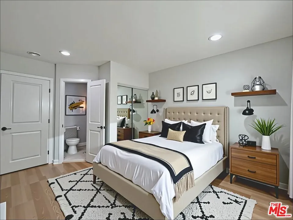 901 S Barrington Avenue Los Angeles, CA 90049