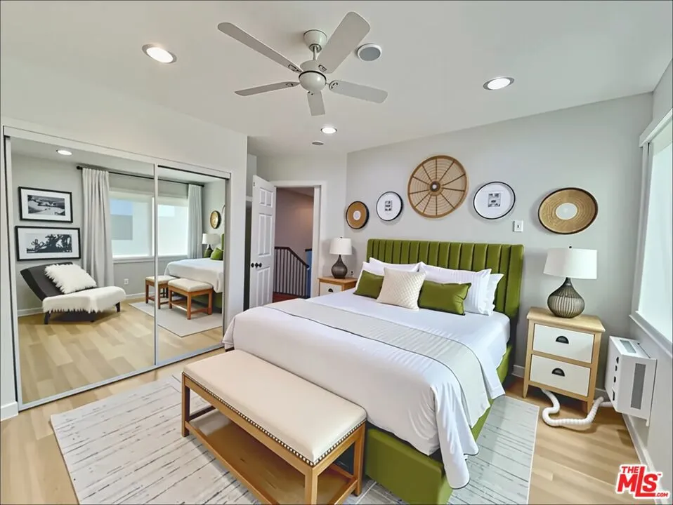 901 S Barrington Avenue Los Angeles, CA 90049