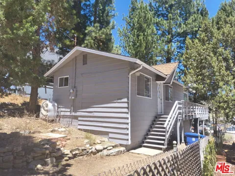 2767 Cedar Lane