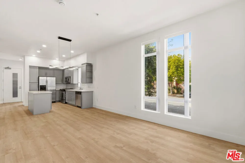 12920 Runway Road #120 Los Angeles, CA 90094