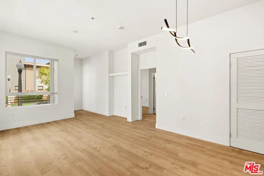 12920 Runway Road #120 Los Angeles, CA 90094