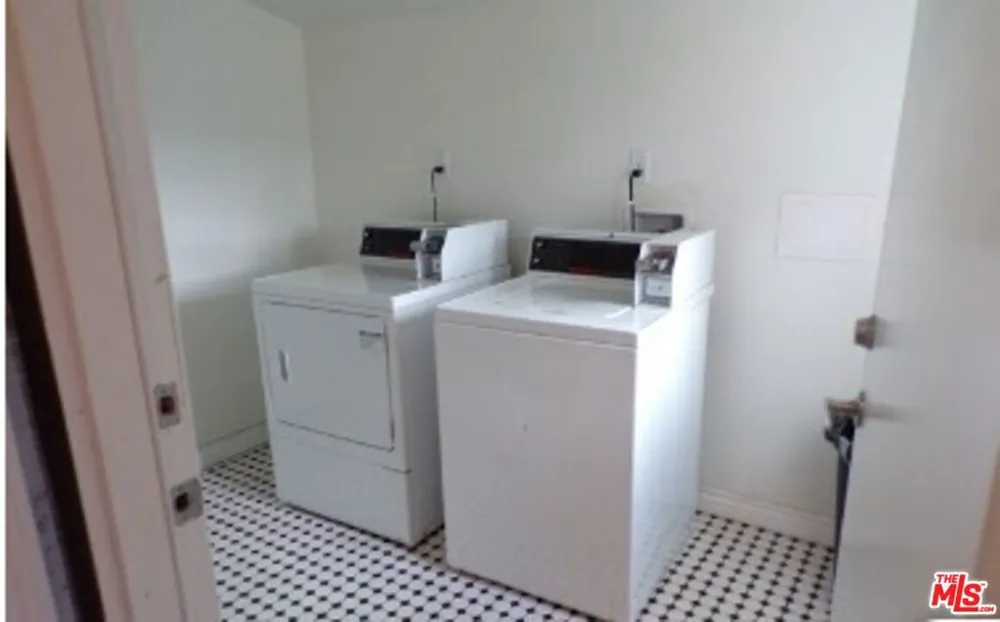 1036 Bonnie Brae Street Los Angeles, CA 90026