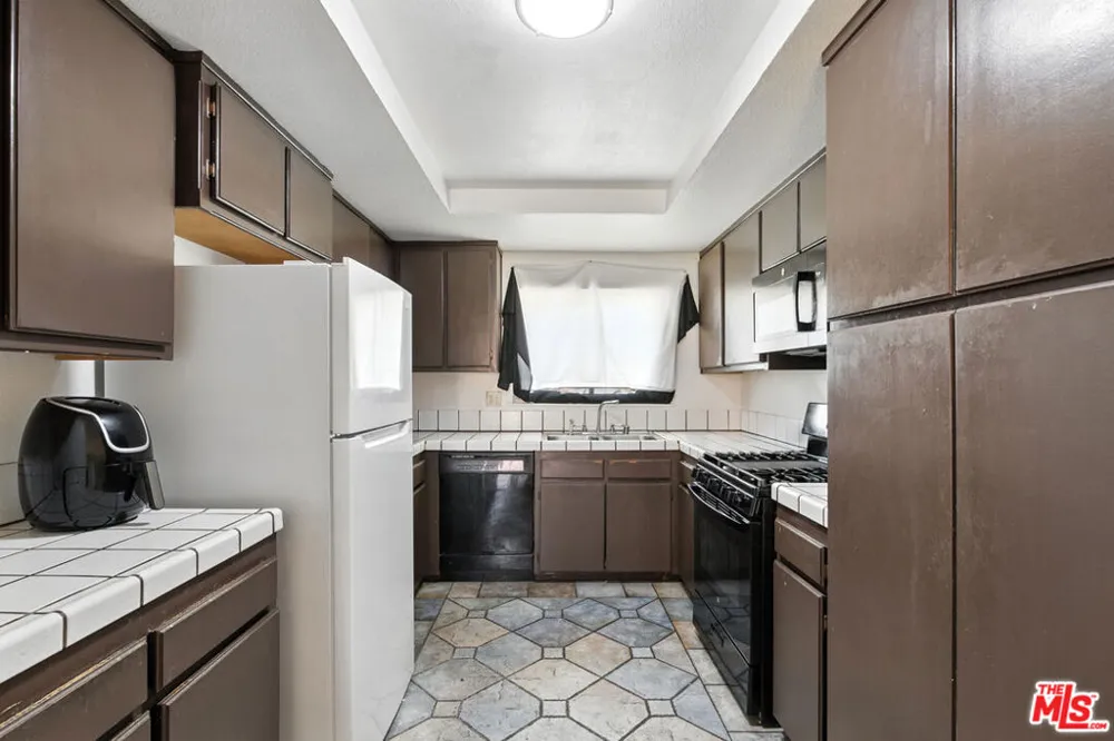 1655 E Avenue K Lancaster, CA 93535