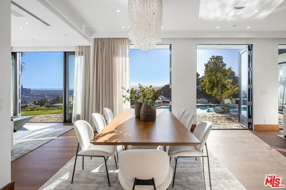 9302 Nightingale Drive Los Angeles, CA 90069