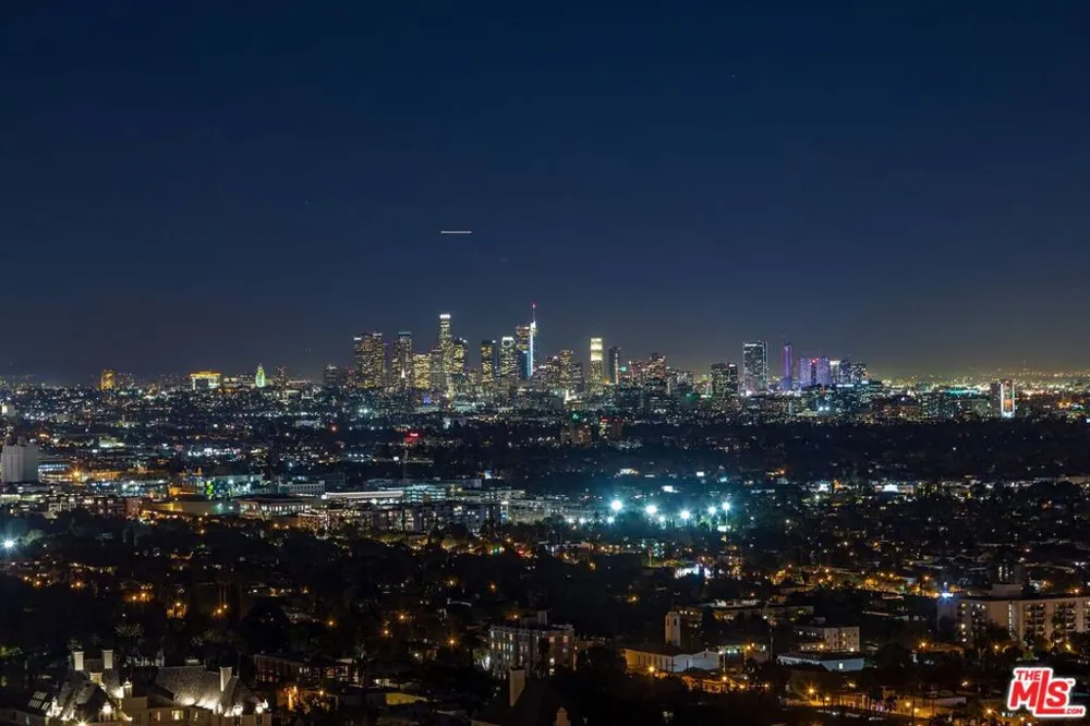 9302 Nightingale Drive Los Angeles, CA 90069