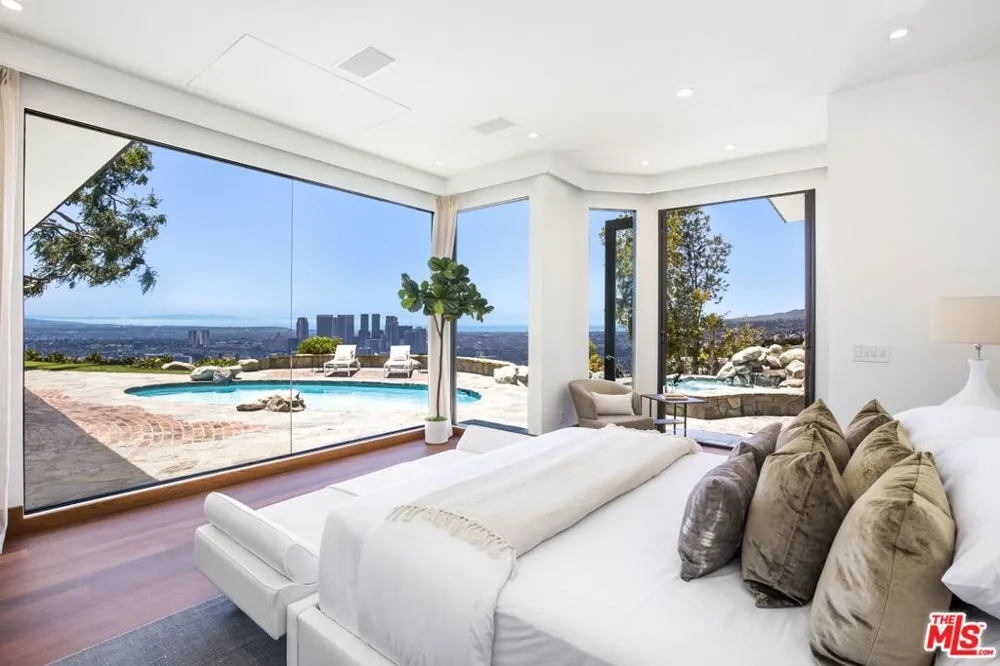 9302 Nightingale Drive Los Angeles, CA 90069