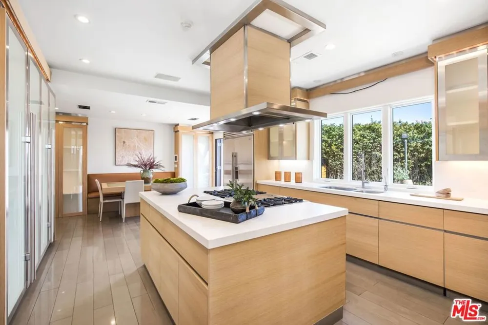 9302 Nightingale Drive Los Angeles, CA 90069