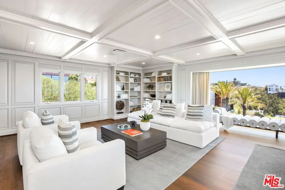 9302 Nightingale Drive Los Angeles, CA 90069