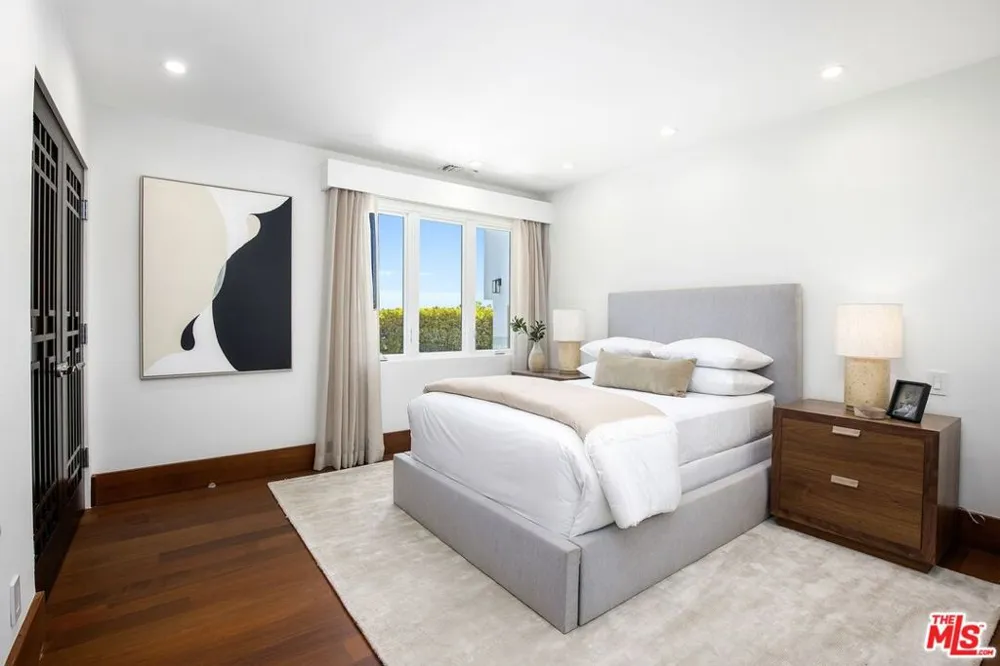 9302 Nightingale Drive Los Angeles, CA 90069